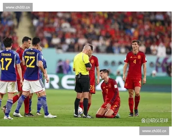 足球比赛中换人规则解析每队最多可更换几名球员及相关细节